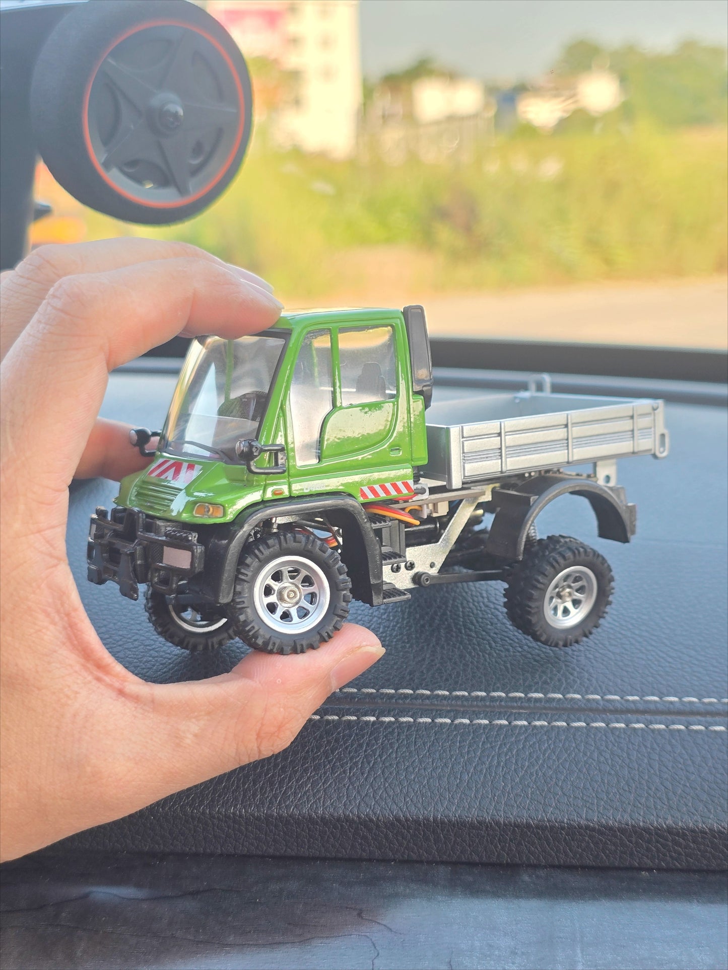 1/36 Mini Unimog Desktop Climbing Car RTR