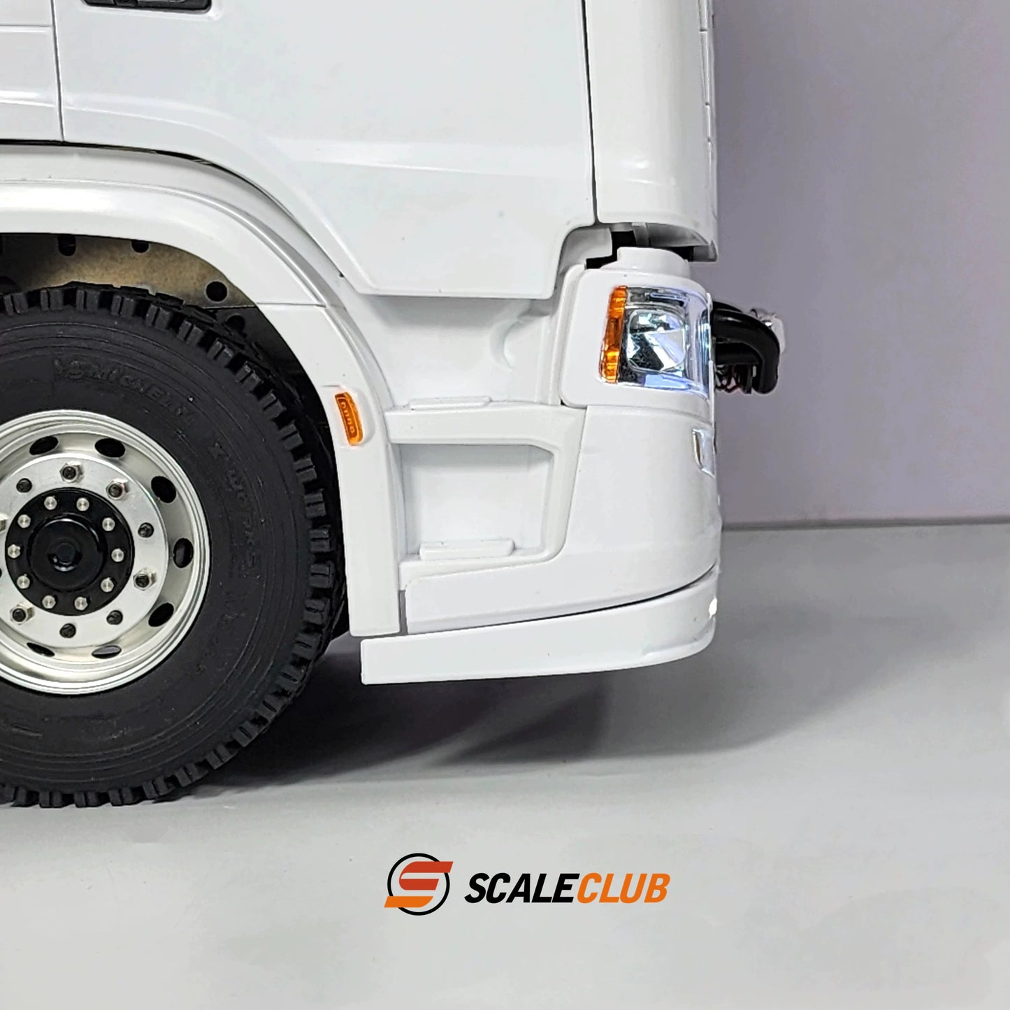 Scaleclub Tamiya 1/14 770s Rc Tractor Under Spoiler with Light