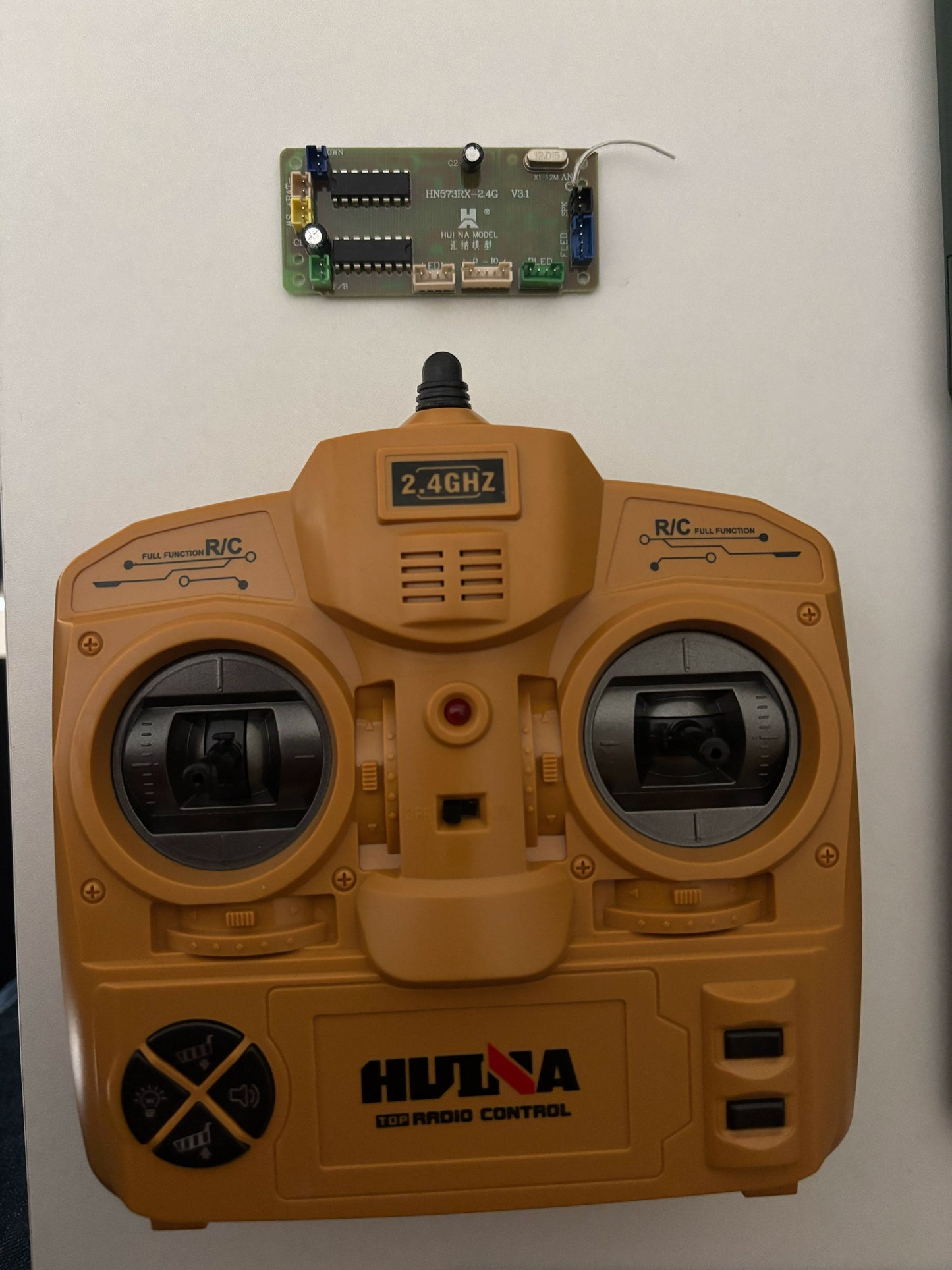 Huina 550/593/594/580/573/582/583/572 RC Engineering Vehicle Remote Control Transmitter