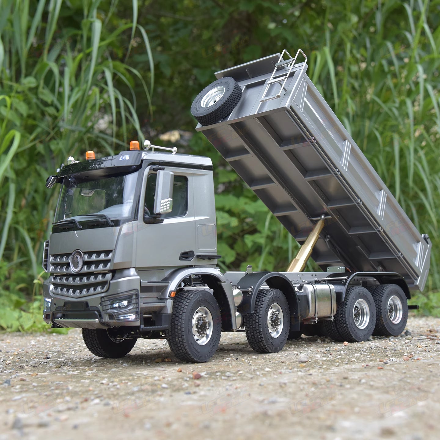 MODO 1/14 8X8 Rc Hydraulic Dump Truck with Sound Light RTR