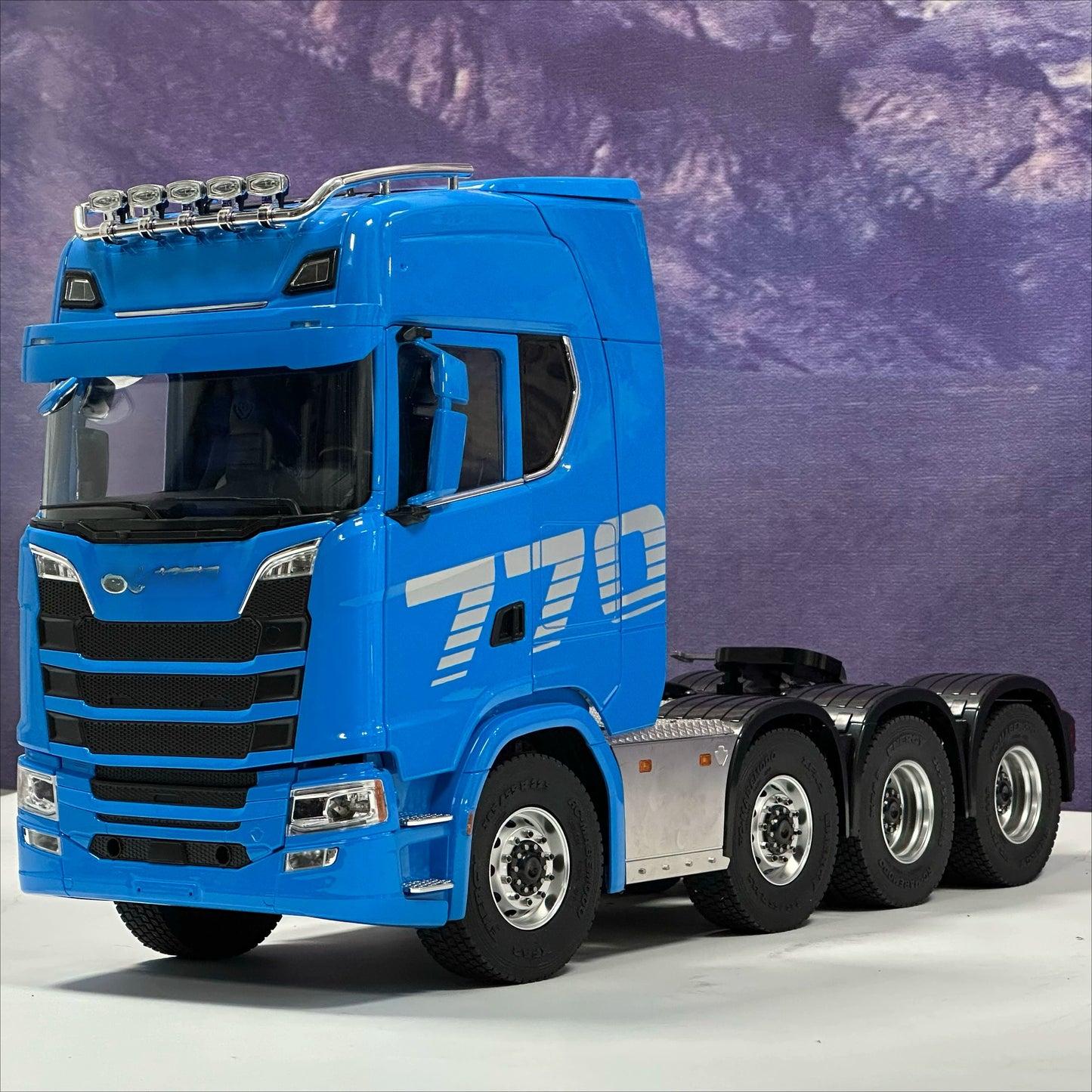 1/14 Tamiya Scania 8x8 Rc Tractor WITH SOUND LIGHT RTR