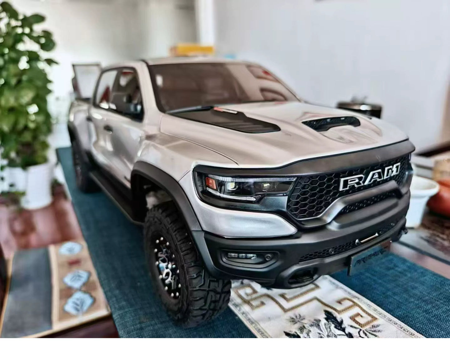 Traction Hobby KM RAM 1500 1/8 4wd Rc Car Rtr