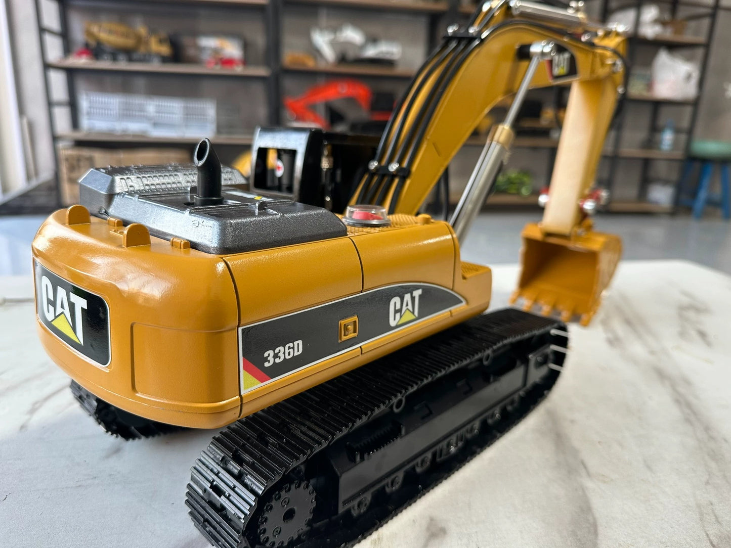 HUINA 580 1/14 RC Metal Hydraulic Excavator  RTR
