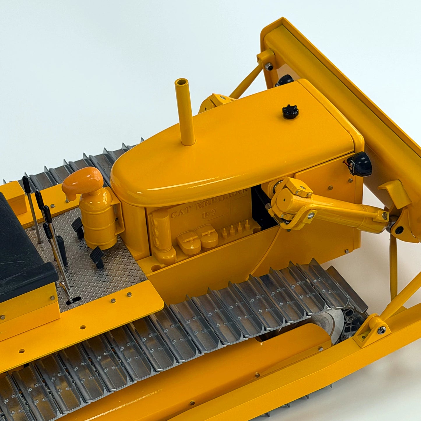 1/14 D7 RC Metal Hydraulic Track Bulldozer RTR