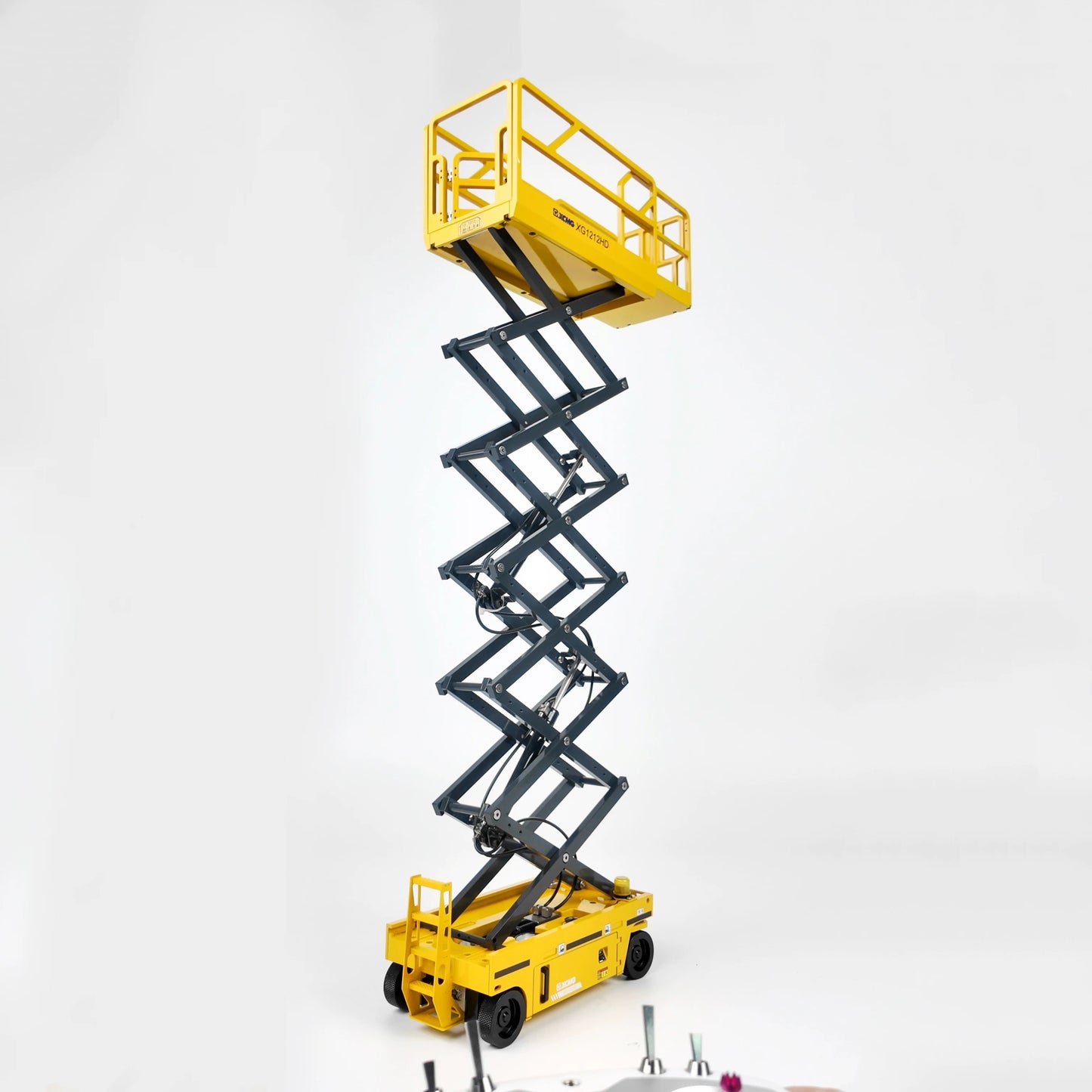 CUT MODEL C121 1/14 RC Hydraulic Lifting Work Truck RTR