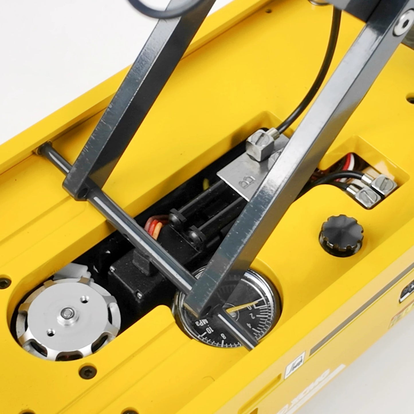 CUT MODEL C121 1/14 RC Hydraulic Lifting Work Truck RTR