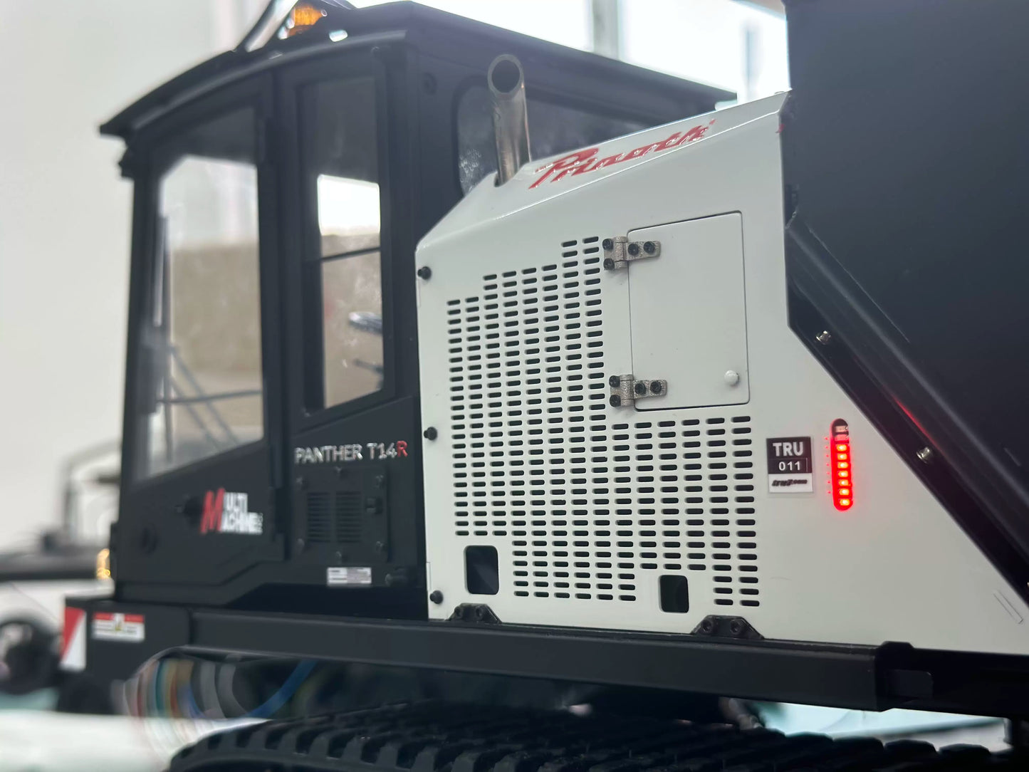 SFROG T14R 1/14 RC Hydraulic Track Truck RTR