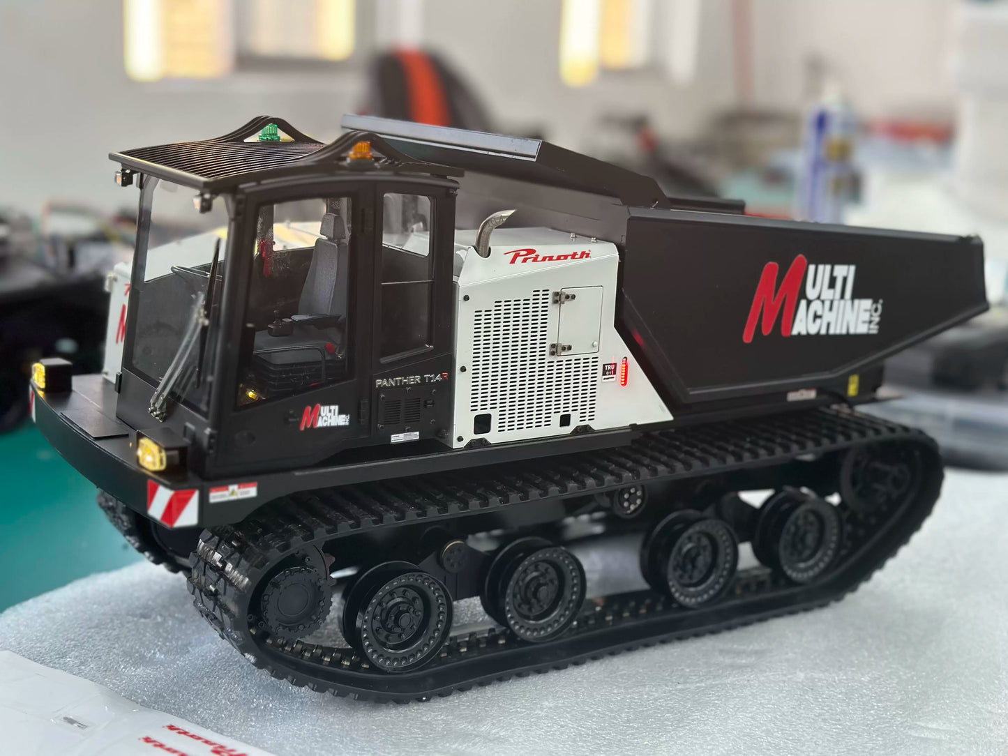 SFROG T14R 1/14 RC Hydraulic Track Truck RTR