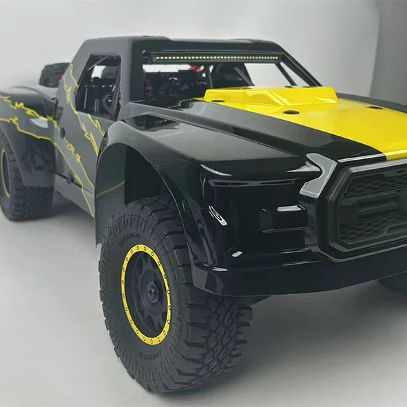 TRACTION HOBBY KM 1/6 CHALLENGER RC CAR KIT