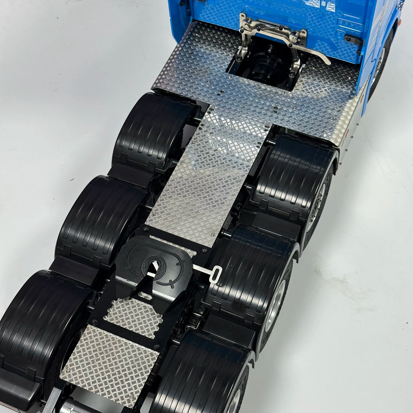 1/14 Tamiya Scania 8x8 Rc Tractor WITH SOUND LIGHT RTR