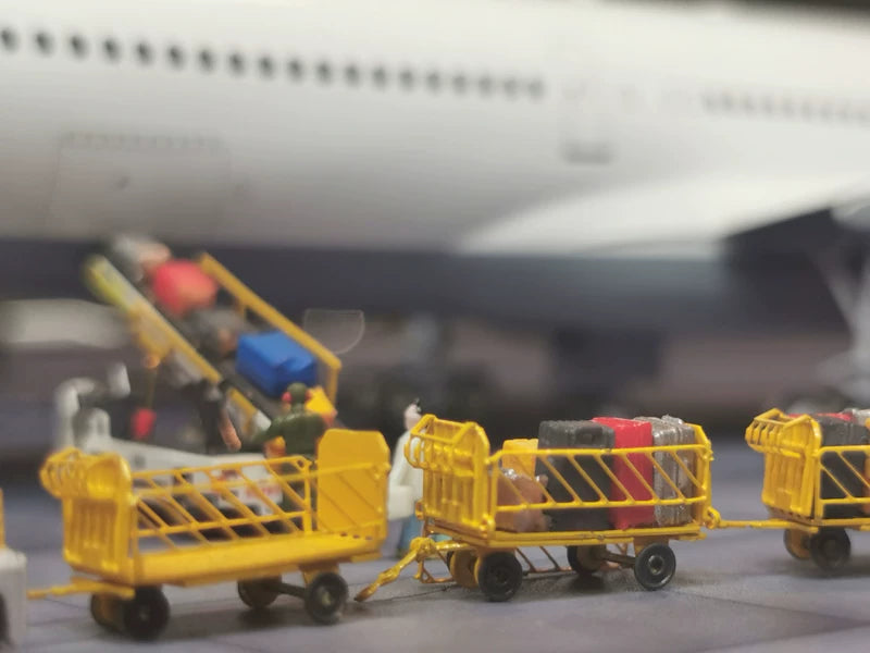 1:200 Airport Scene Model TUG Luggage Transport System MH-50 Trailer TUG660 Luggage Transfer Truck