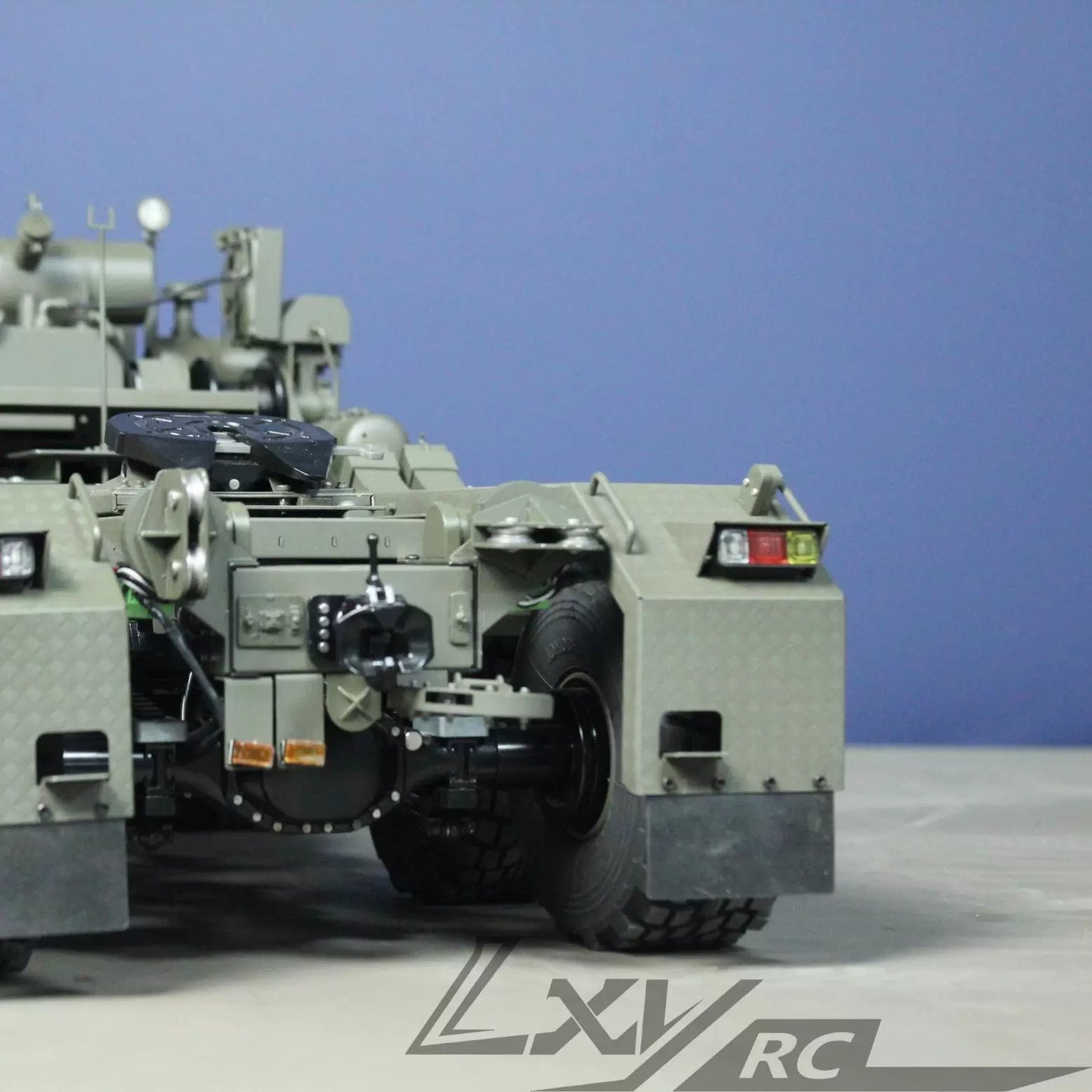 LXY 1/14 Metal Army Green Painted Lowbed 6 Axle Transport Trailer