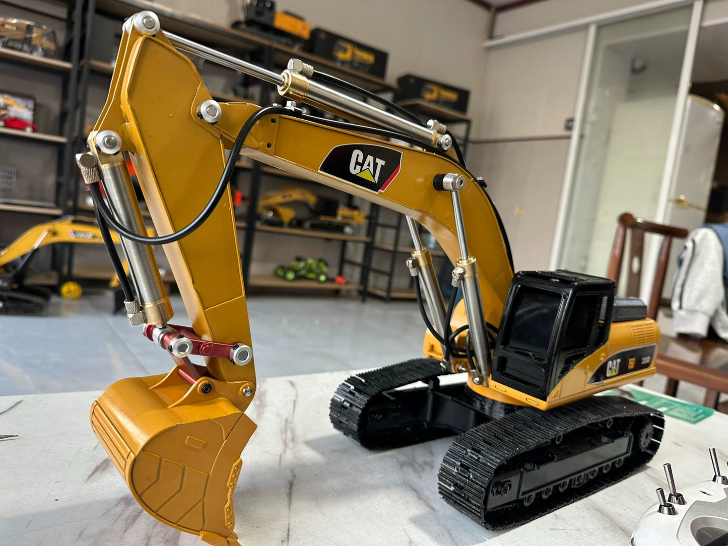 HUINA 580 1/14 RC Metal Hydraulic Excavator  RTR