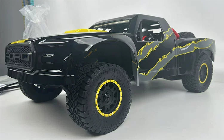 TRACTION HOBBY KM 1/6 CHALLENGER RC CAR KIT