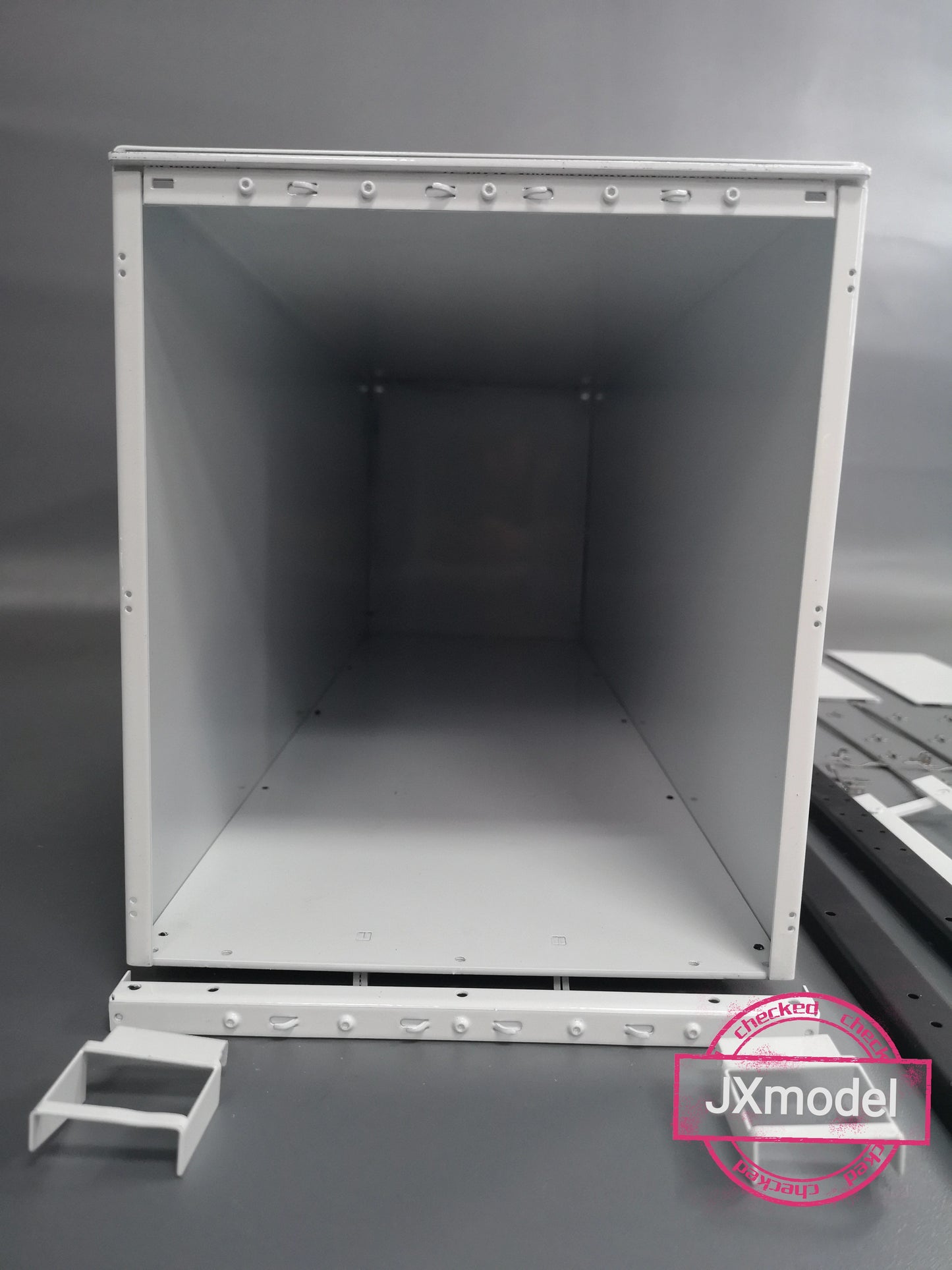 JXmodel 1/14 Metal Container  White Coating 608x217x187mm