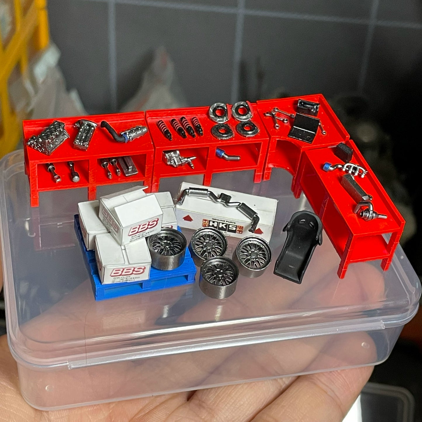 1:64 Repair Garage Plastic Model Scene Set