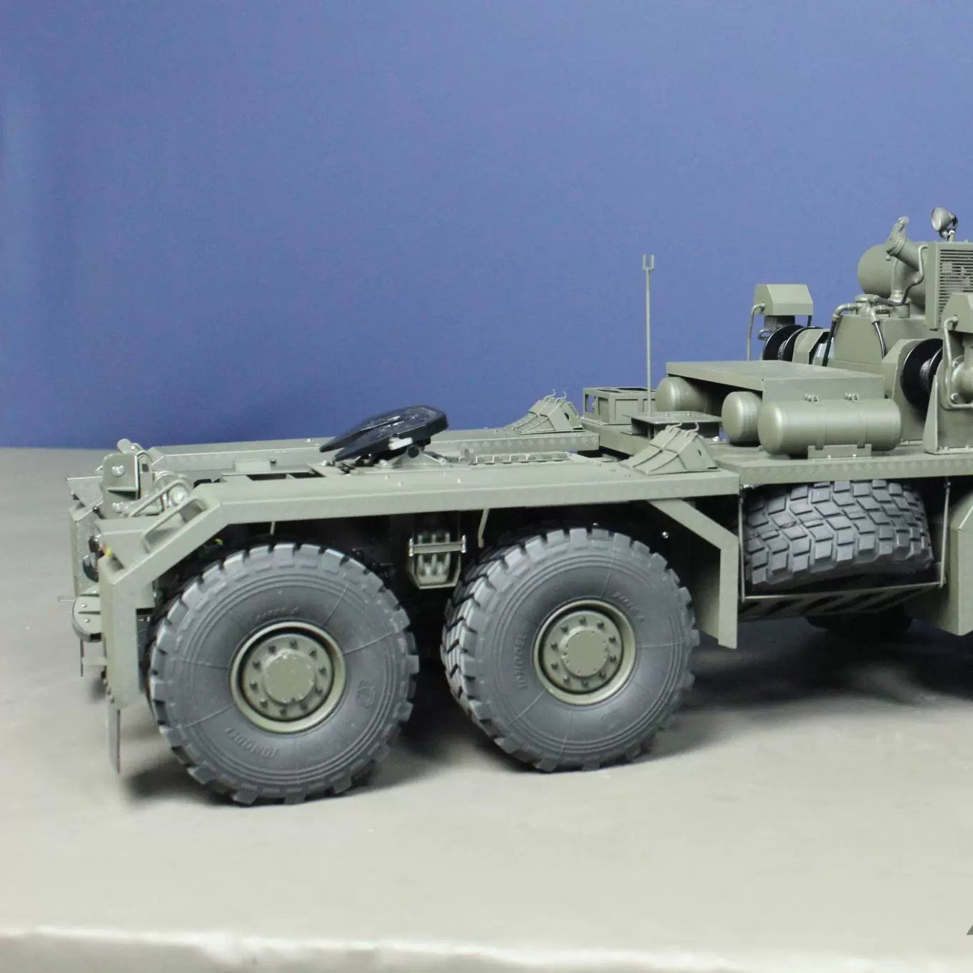 LXY 1/14 Metal Army Green Painted Lowbed 6 Axle Transport Trailer