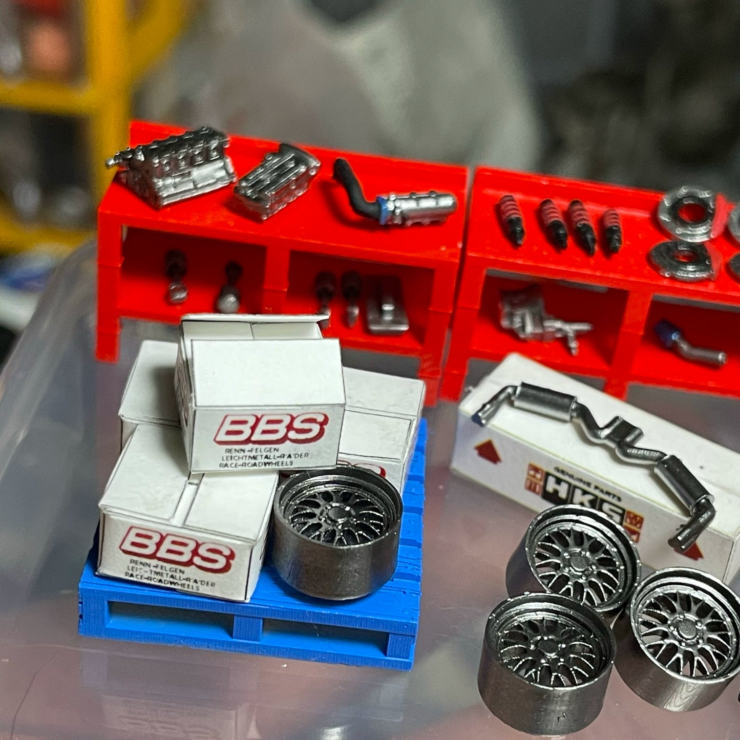 1:64 Repair Garage Plastic Model Scene Set