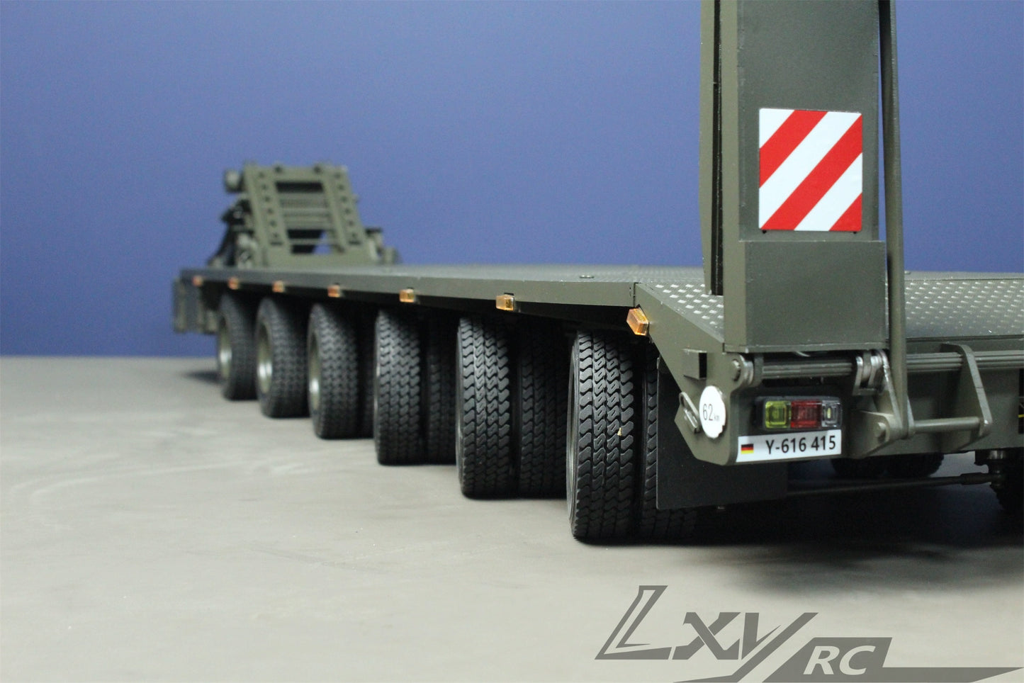 LXY 1/14 Metal Army Green Painted Lowbed 6 Axle Transport Trailer