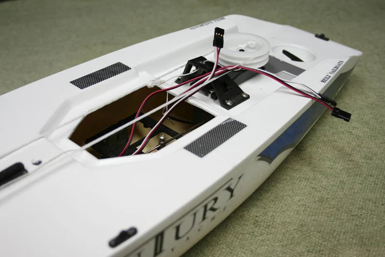 2.4GHz 4 Channel Century 750 BS03 Fibreglass Radio Control RC Sailboat  RTR