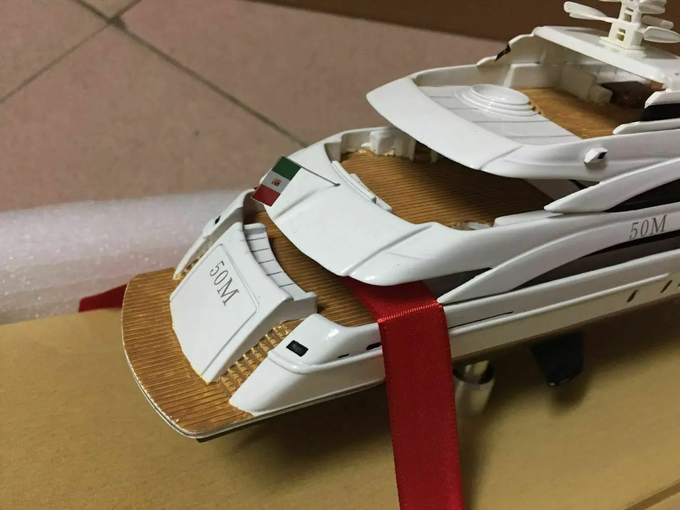 1:160 Scale Resin Handcrafted Yacht Boat Model