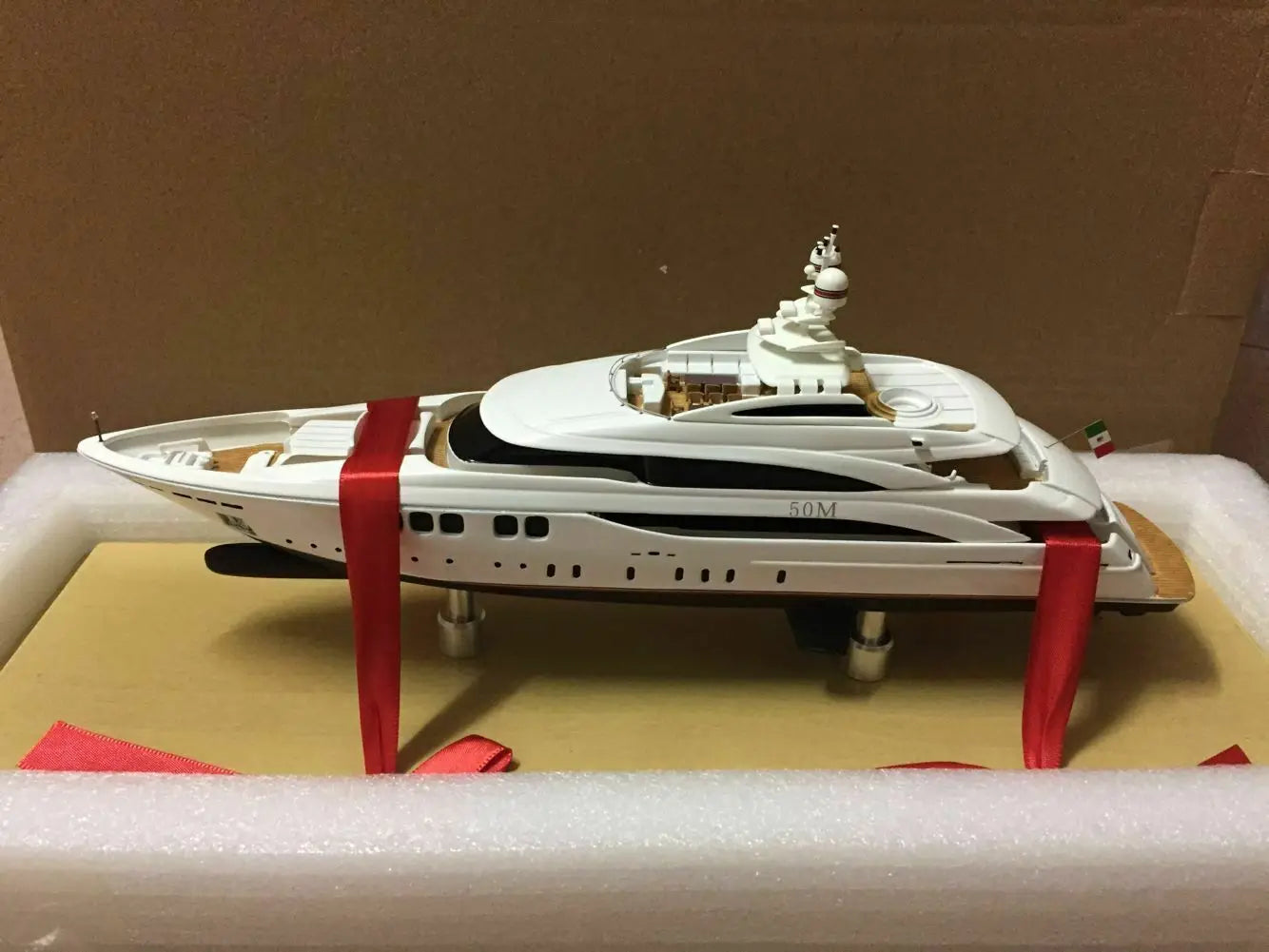 1:160 Scale Resin Handcrafted Yacht Boat Model