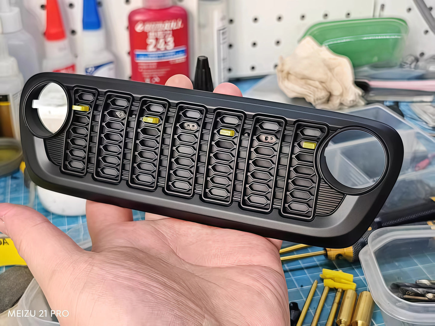 ABS Plastic Grille WITH  LIGHT for RLAARLO Mk07/JK07 1/7 RC Rock Crawler