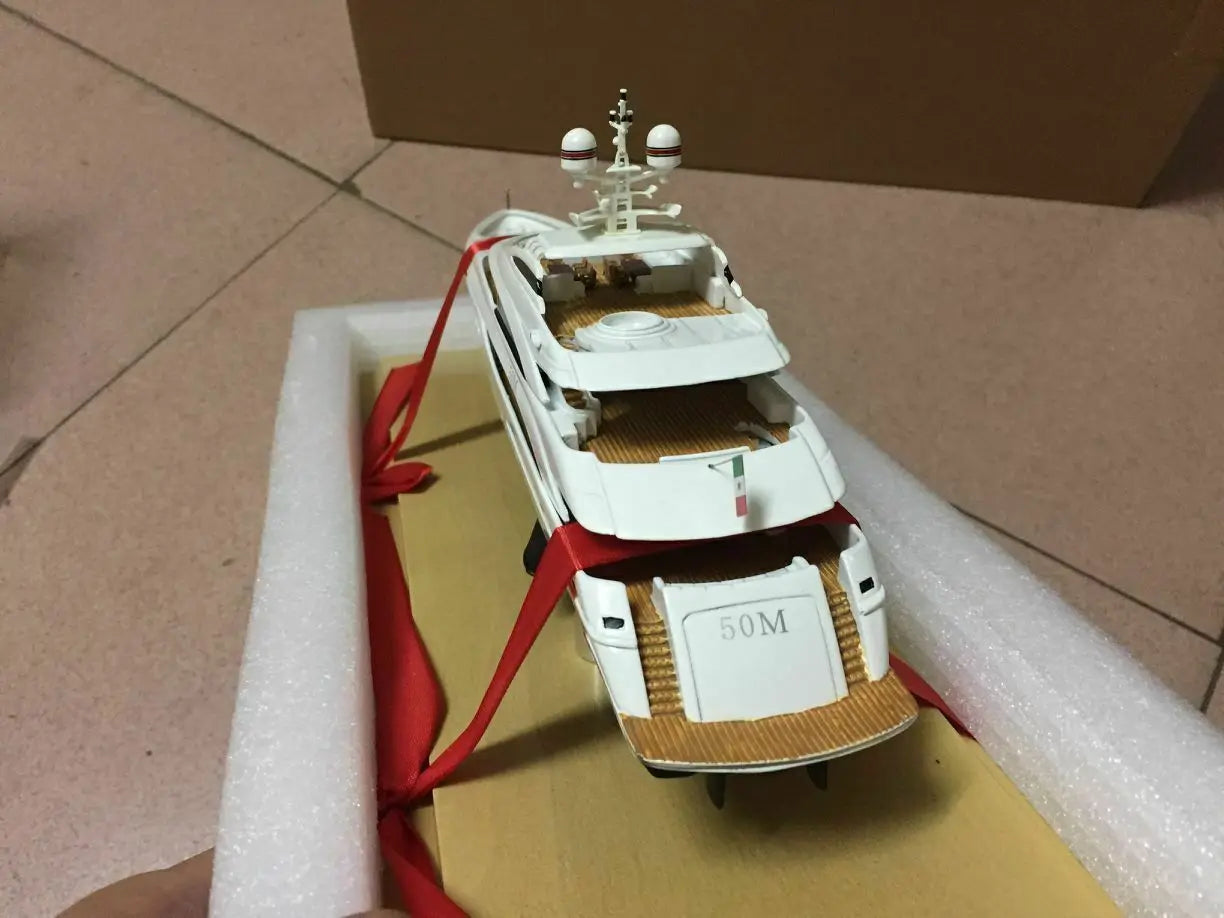 1:160 Scale Resin Handcrafted Yacht Boat Model