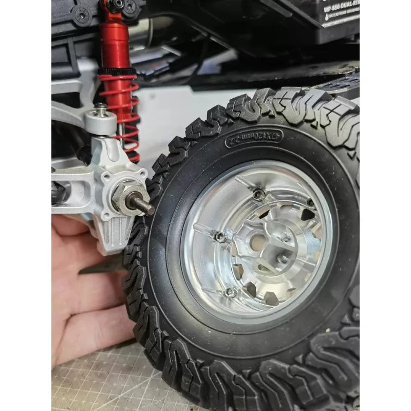 TRACTION HOBBY KM RAM 1500 F150 Tank 300 1/8 Rc Car  TH01217 Wheel Hub Adapter 4pcs