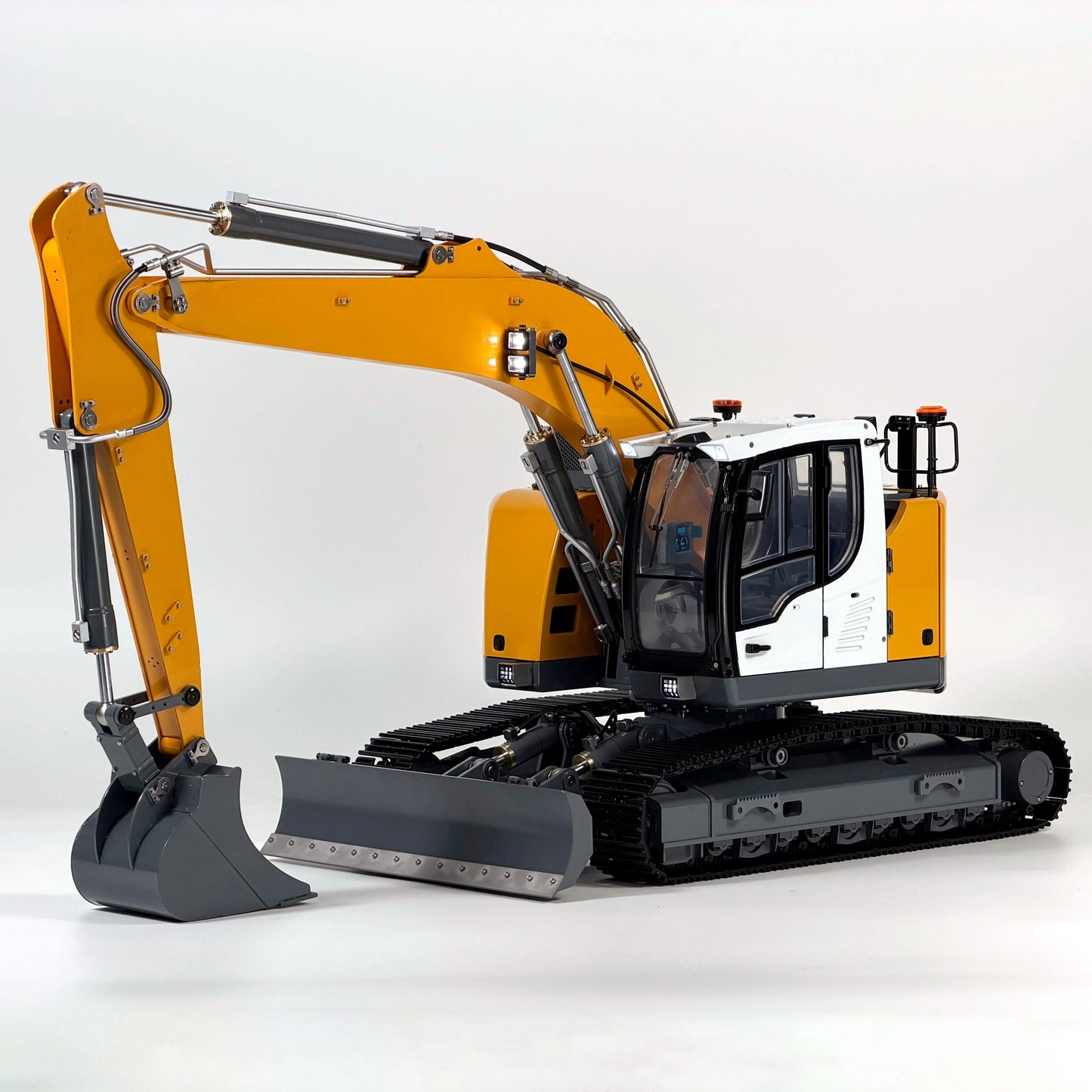 1/14 R926  Full Metal RC Hydraulic Excavator With Sound  Light RTR
