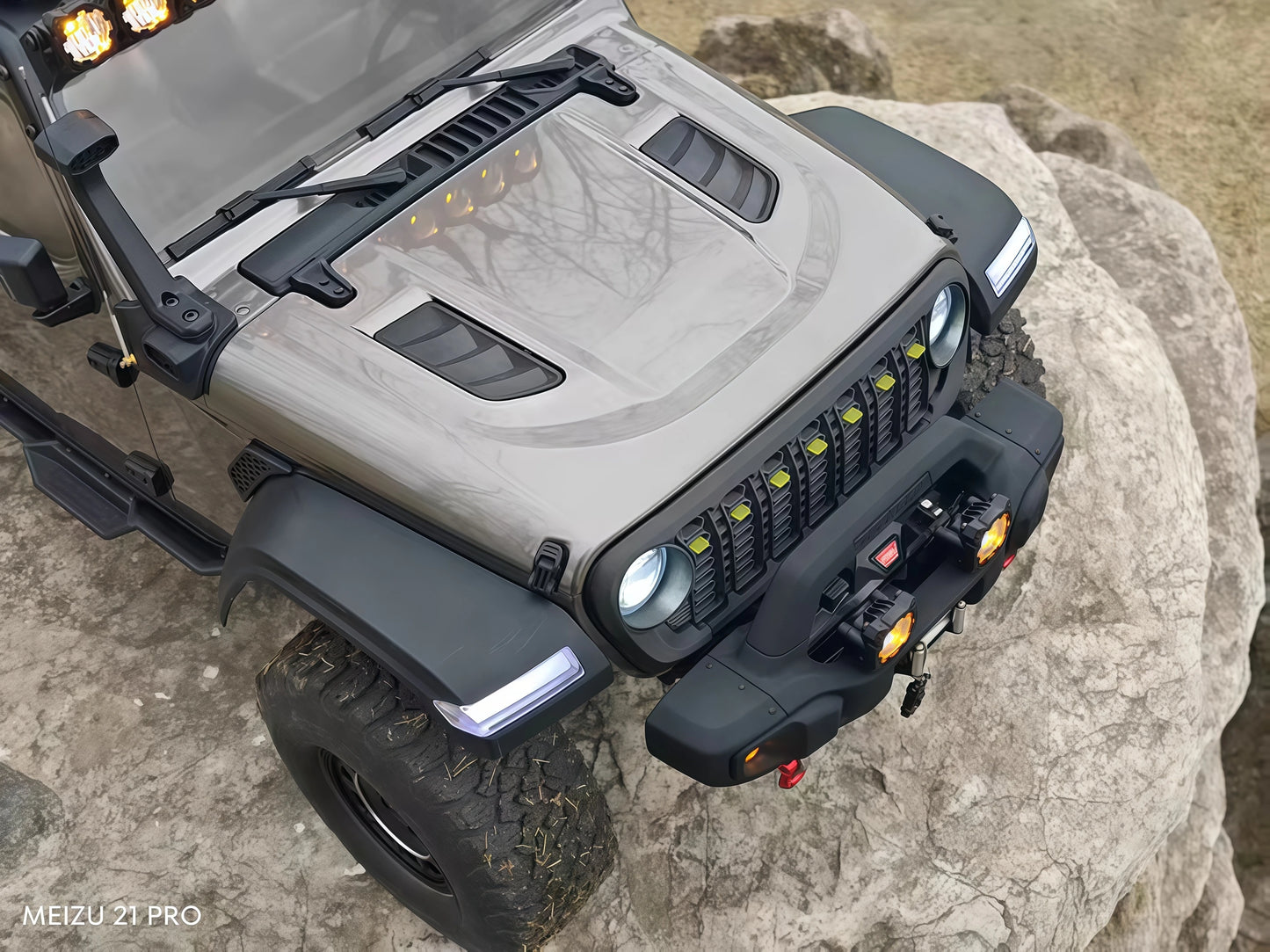 ABS Plastic Grille WITH  LIGHT for RLAARLO Mk07/JK07 1/7 RC Rock Crawler